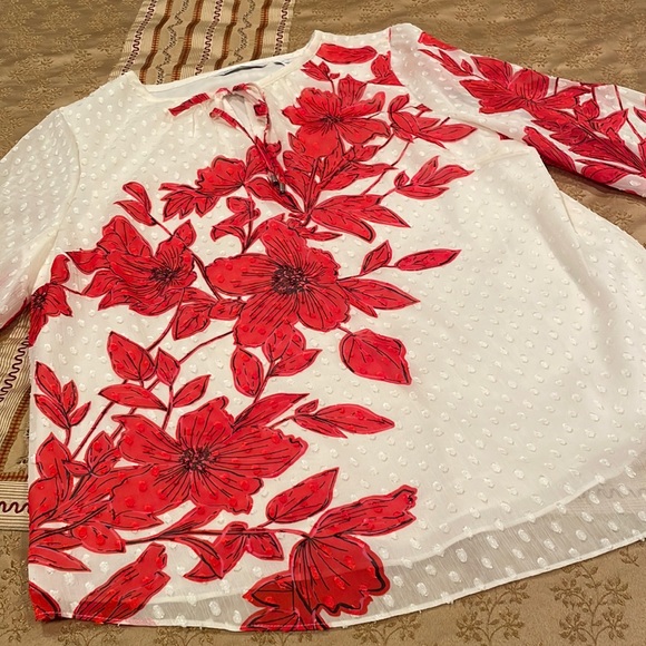 Isaac Mizrahi Tops - NWOT Isaac Mizrahi top, polyester, red floral on white Swiss, 12